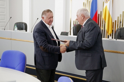 Валентин Аргашоков получил благодарность за помощь малообеспеченным гражданам