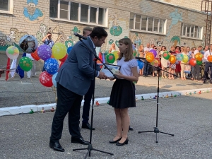Геннадий Ягубов поздравил школьников Буденновска