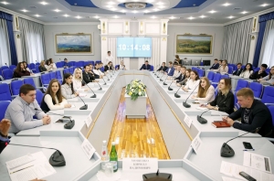 Участники «Школы парламентаризма» переняли опыт краевых депутатов