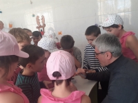 Игорь Лавров поздравил детей из «Дружбы» с наступающими новогодними праздниками