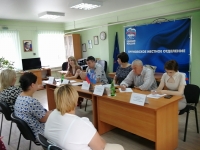 Депутаты встретились с родителями Труновского округа