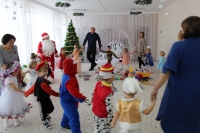 Игорь Андрющенко поздравил с Новым годом детей на своём округе
