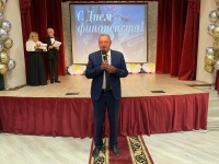 Анатолий Жданов поздравил работников финансовой сферы с профессиональным праздником