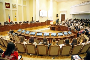 Парламентарии стали гостями молодёжного форума "Твой выбор"