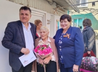 Валентина Муравьева поздравила Клару Журавлеву со 100-летним юбилеем