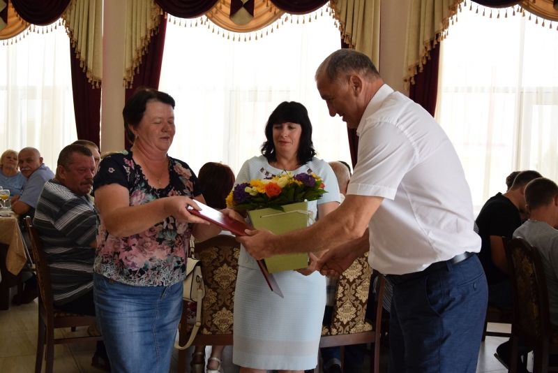 Депутат поздравил родниковцев с окончанием жатвы