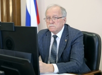 Николай Великдань поручил депутатам усилить взаимодействие с жителями избирательных округов