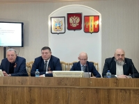 Анатолий Жданов принял участие в публичных слушаниях