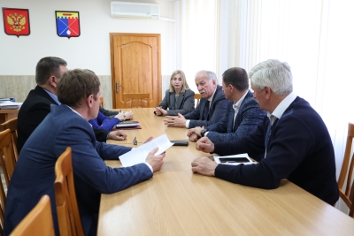 Николай Великдань пообещал содействие в ремонте объектов инфраструктуры Труновского района