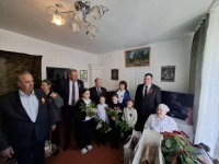 Анатолий Жданов поздравил ветерана Великой Отечественной войны с Днем Победы