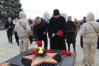 Молодой депутат принял участие в памятном митинге