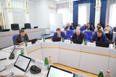 В Думе Ставрополья работают над бюджетными законопроектами