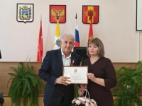 Игорь Андрющенко поздравил муниципальных служащих Туркменского района