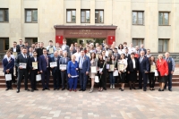 В Думе Ставрополья наградили молодых ученых региона – победителей конкурса «УМНИК – 2023»