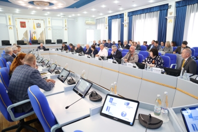 В краевой Думе продолжается подготовка законопроектов для очередного заседания