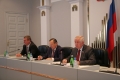 ОСТРОТУ ВОПРОСЫ НЕ ТЕРЯЮТ