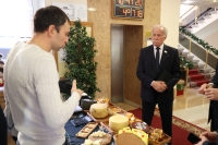 Производители сыров представили продукцию на «Вкусной пятнице» в Думе края