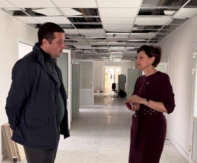 Николай Лопатин проинспектировал ход капитального ремонта городской поликлиники в Ессентуках