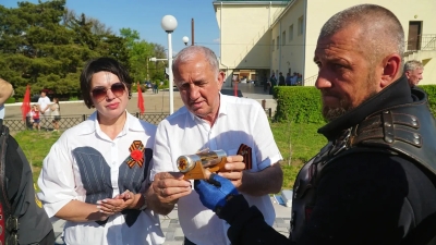 «Ночные волки» привезли капсулу с землёй с Мамаева кургана в село Казгулак