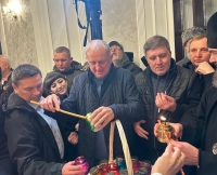 Депутаты краевой Думы встретили Благодатный огонь