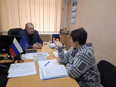 Анатолий Жданов провел прием граждан по вопросам старшего поколения