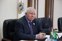 Краевые депутаты обсудили меры поддержки экономики в рамках рассмотрения проекта бюджета на 2026 и плановый период 2027 и 2028 годов