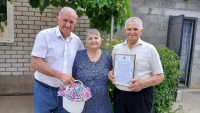 Игорь Андрющенко поздравил супружескую пару из села Арзгир с 60-летием совместной жизни