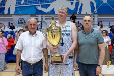 Игорь Андрющенко поздравил победителей Чемпионата Ставропольского края по баскетболу