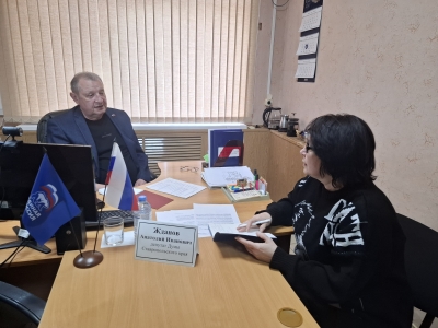 Анатолий Жданов провел прием граждан по вопросам образования