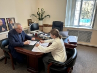 Александр Олдак обсудил ход исполнения наказов избирателей с руководством Ессентуков