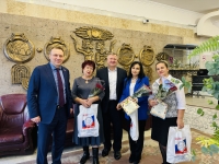 Николай Мурашко поздравил жительниц Кисловодска с Днем матери