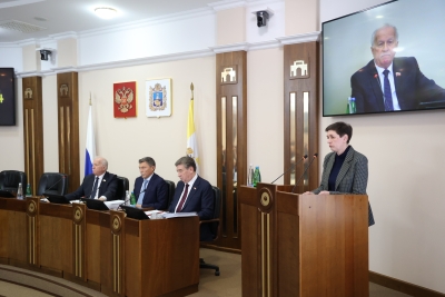 Краевая Дума продолжает совершенствовать законодательство о мерах по повышению рождаемости