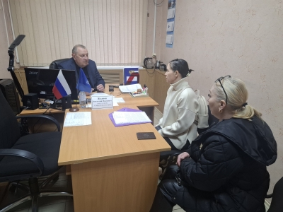 Анатолий Жданов провел прием граждан по вопросам социальной поддержки
