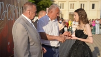 Игорь Андрющенко поздравил арзгирских школьников с выпуском