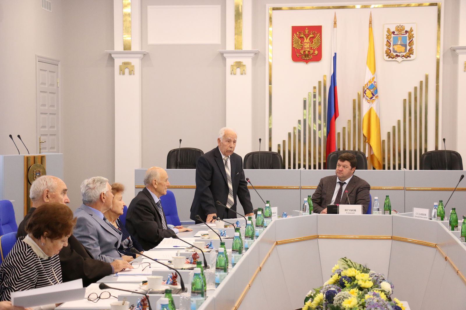 Совет старейшин начал работу