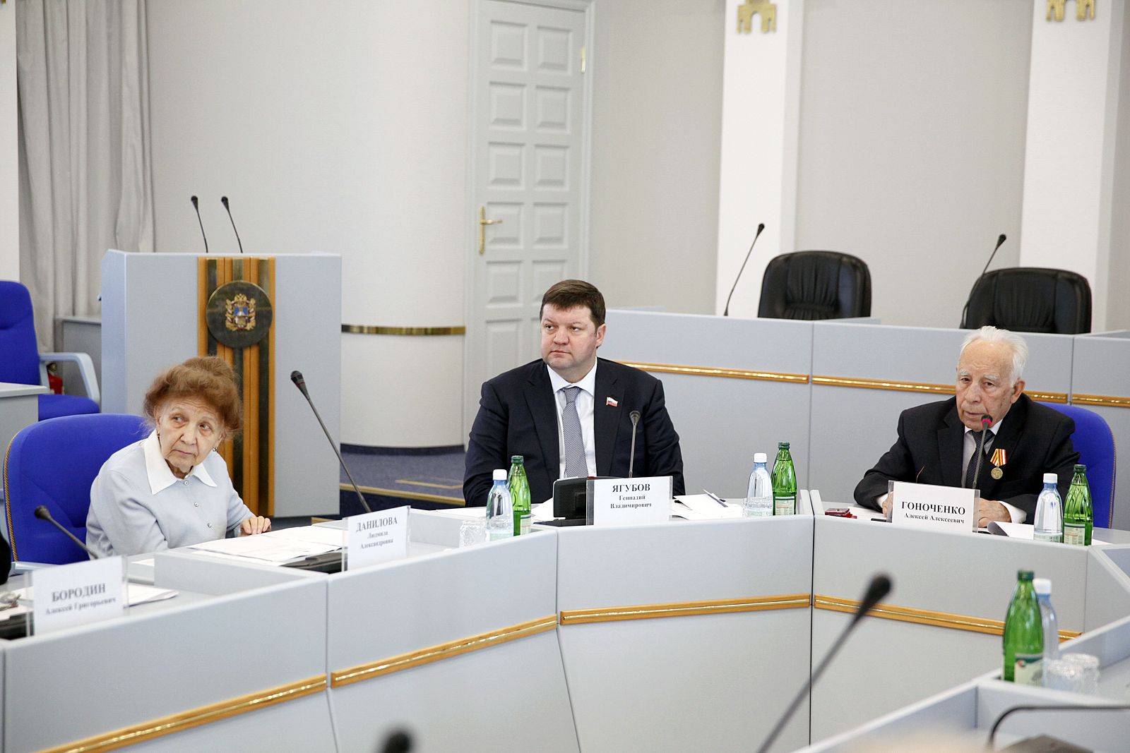 Помнить истинных героев!