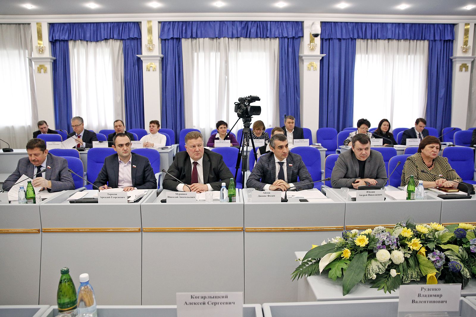 Законопроект, запрещающий продажу детям электронных систем доставки никотина, внесён в повестку очередного заседания Думы