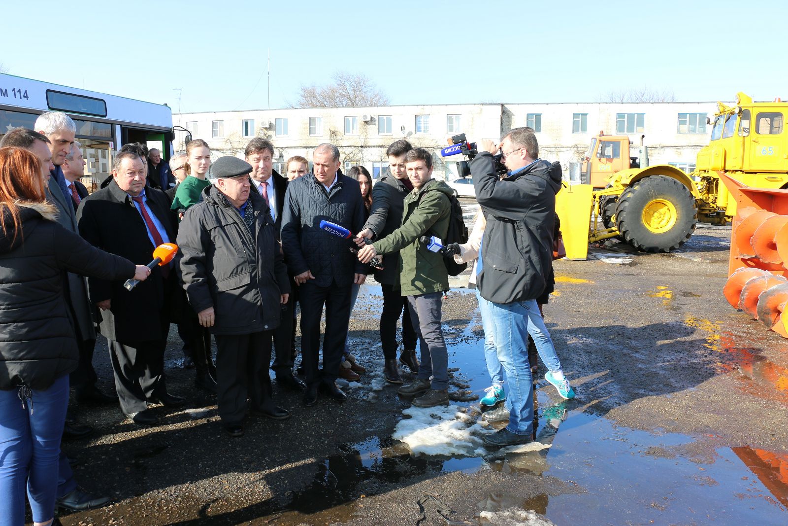 Депутаты ознакомились с работой аэропорта Ставрополя