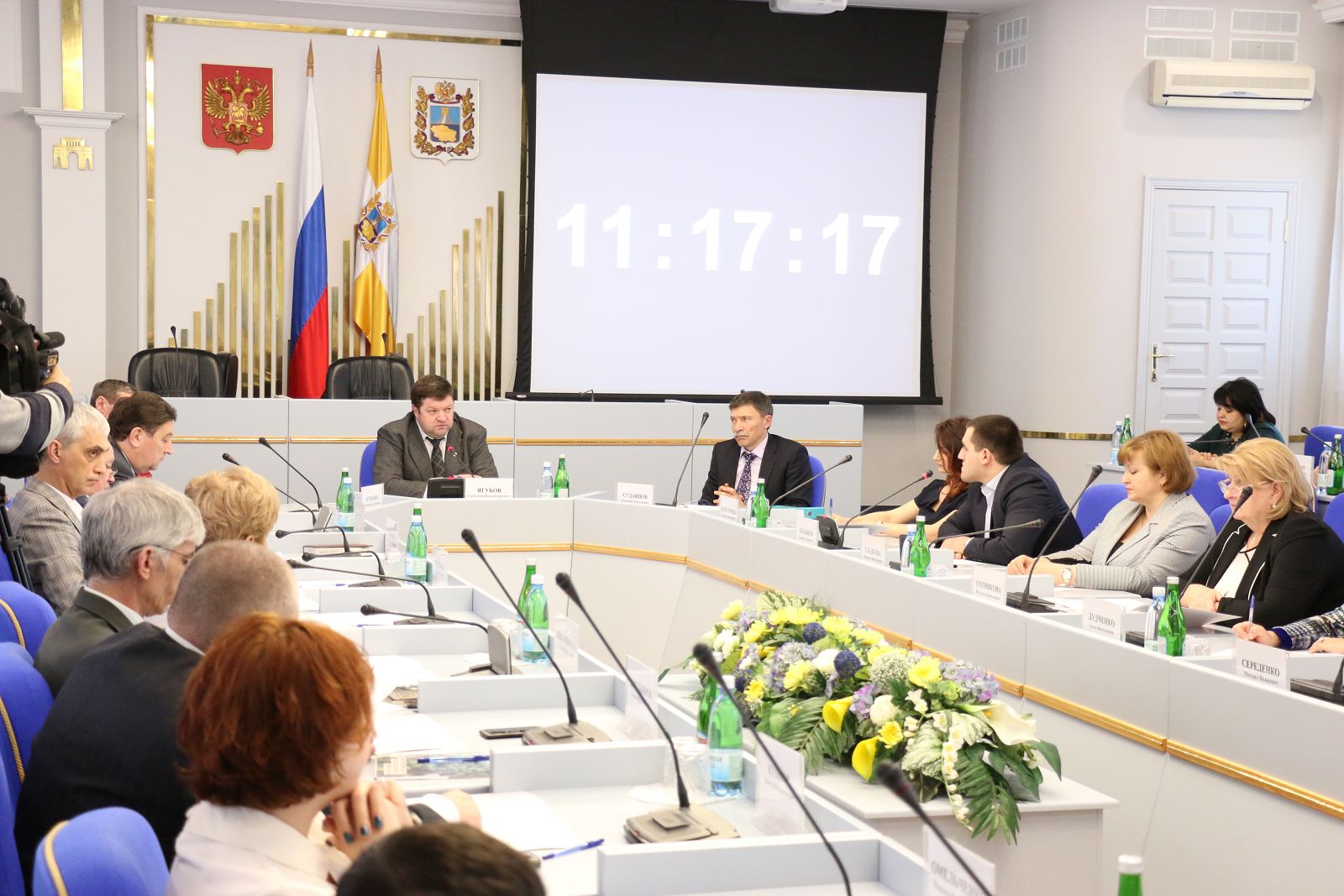 Совет непарламентских партий начал работу