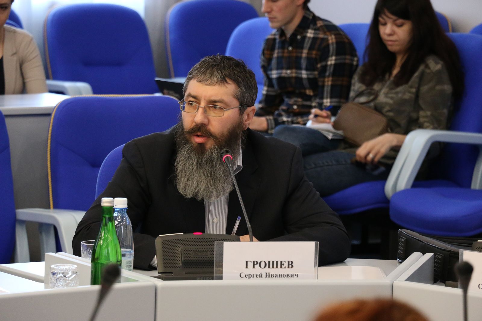 Совет непарламентских партий начал работу