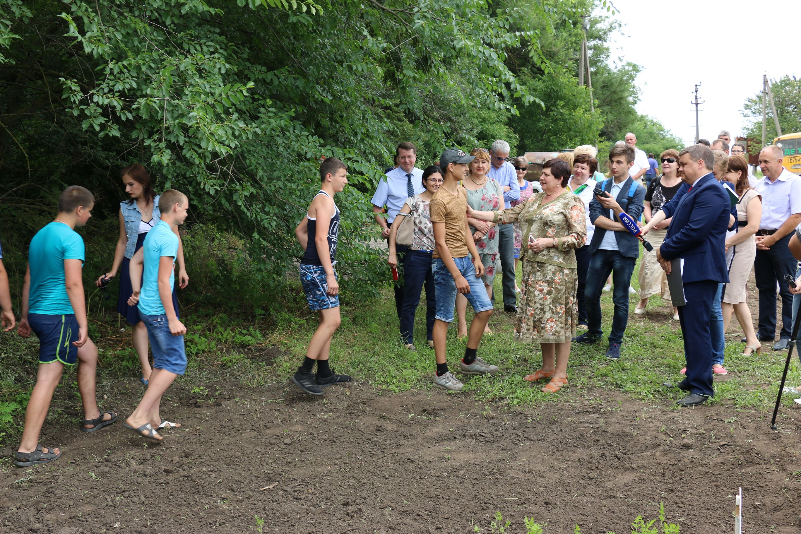 Депутаты познакомились с работой производственных ученических бригад