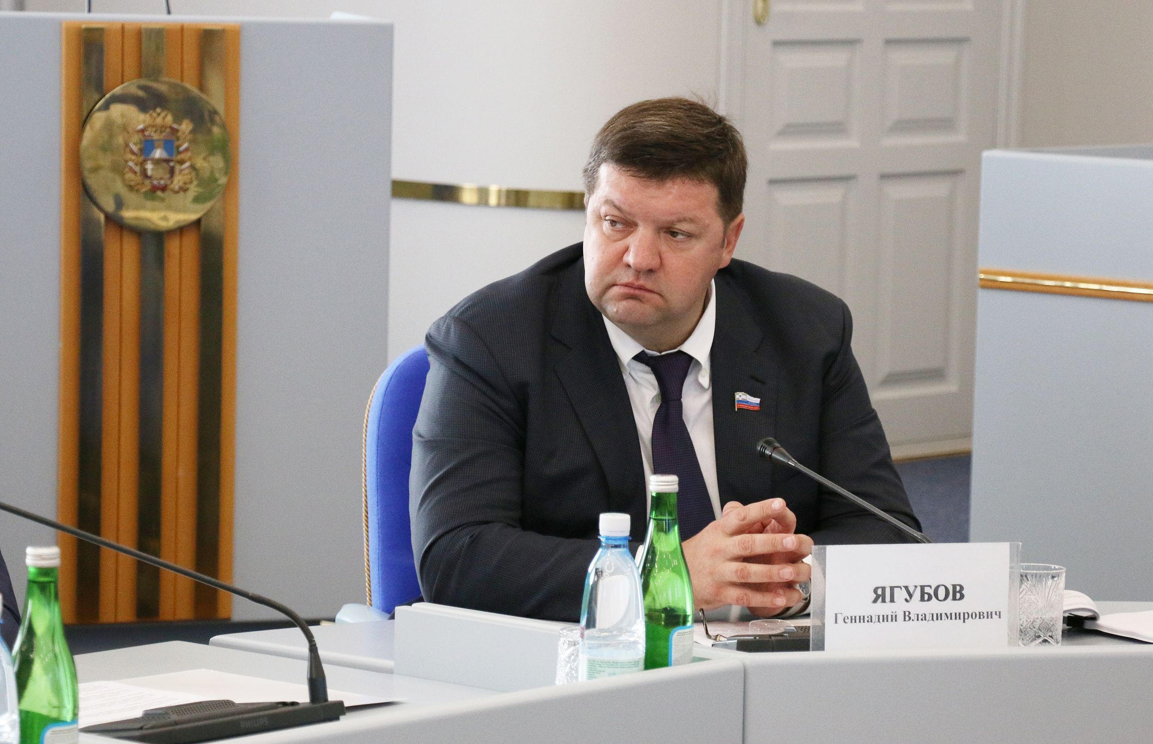Строительство и ремонт дорог на Ставрополье обсудили на заседании фракции партии «Единая Россия»