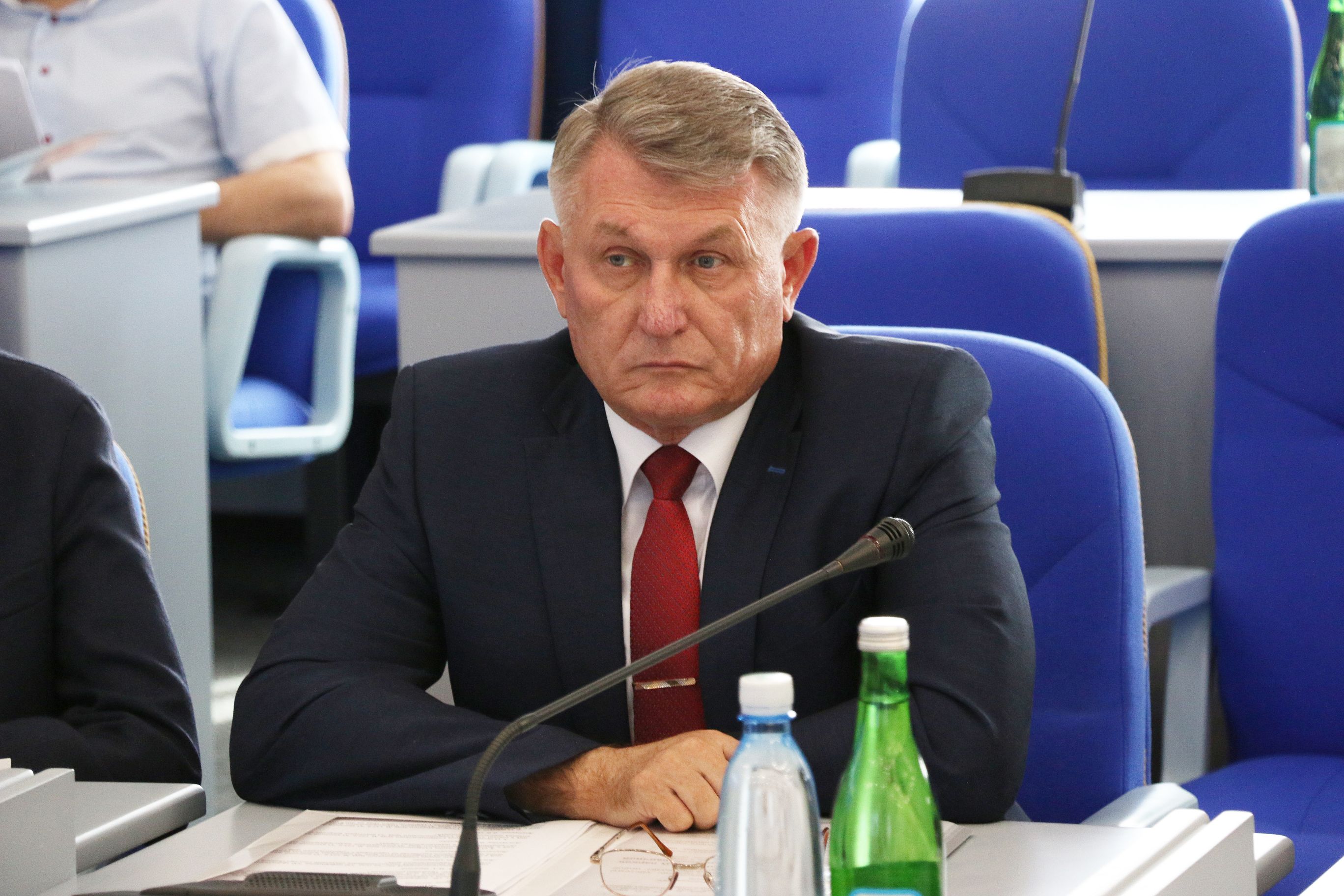 Строительство и ремонт дорог на Ставрополье обсудили на заседании фракции партии «Единая Россия»