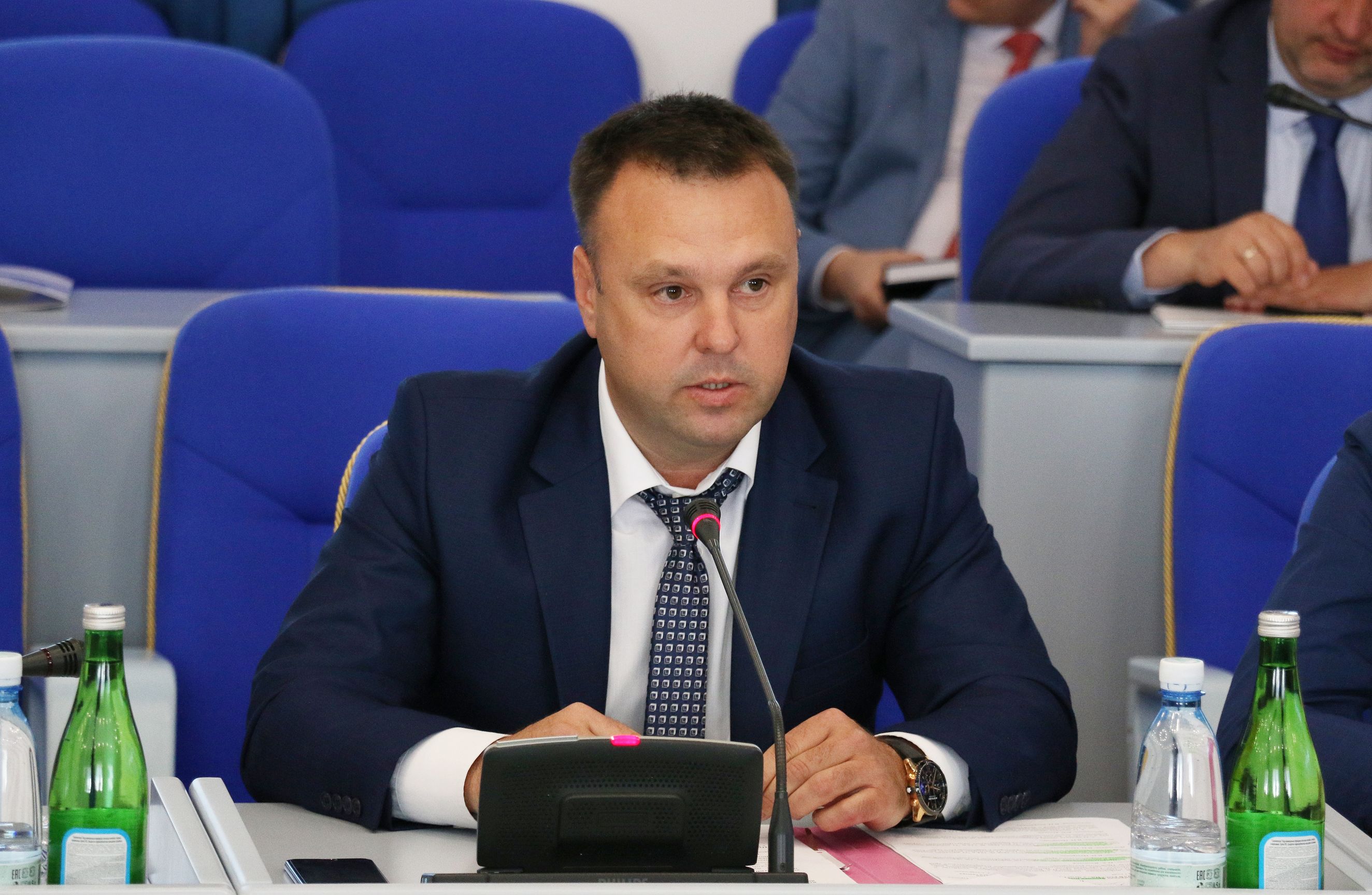 Строительство и ремонт дорог на Ставрополье обсудили на заседании фракции партии «Единая Россия»