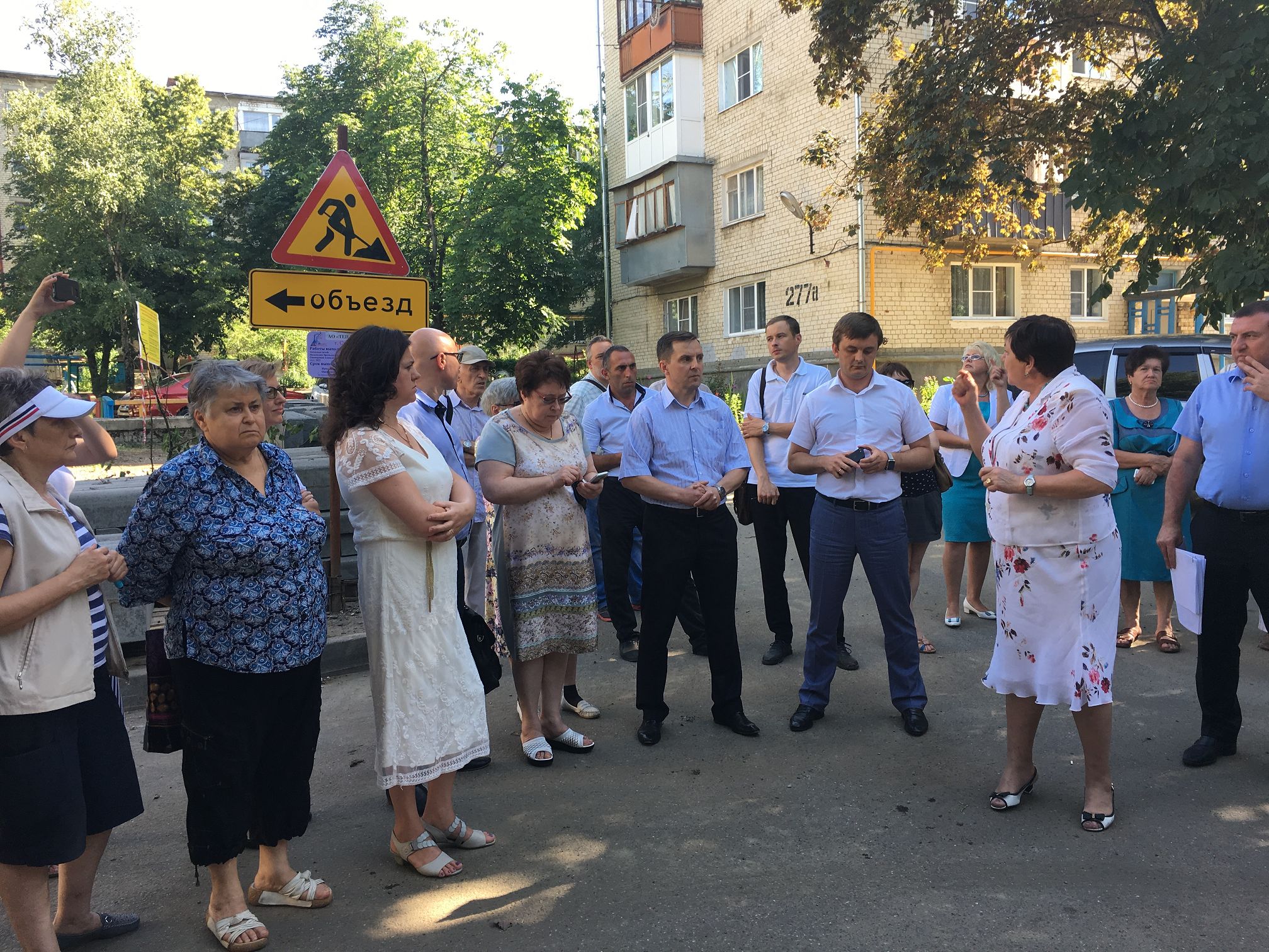 Депутаты от «Единой России» обсудили с жителями города Ставрополя реализацию проекта «Городская среда»