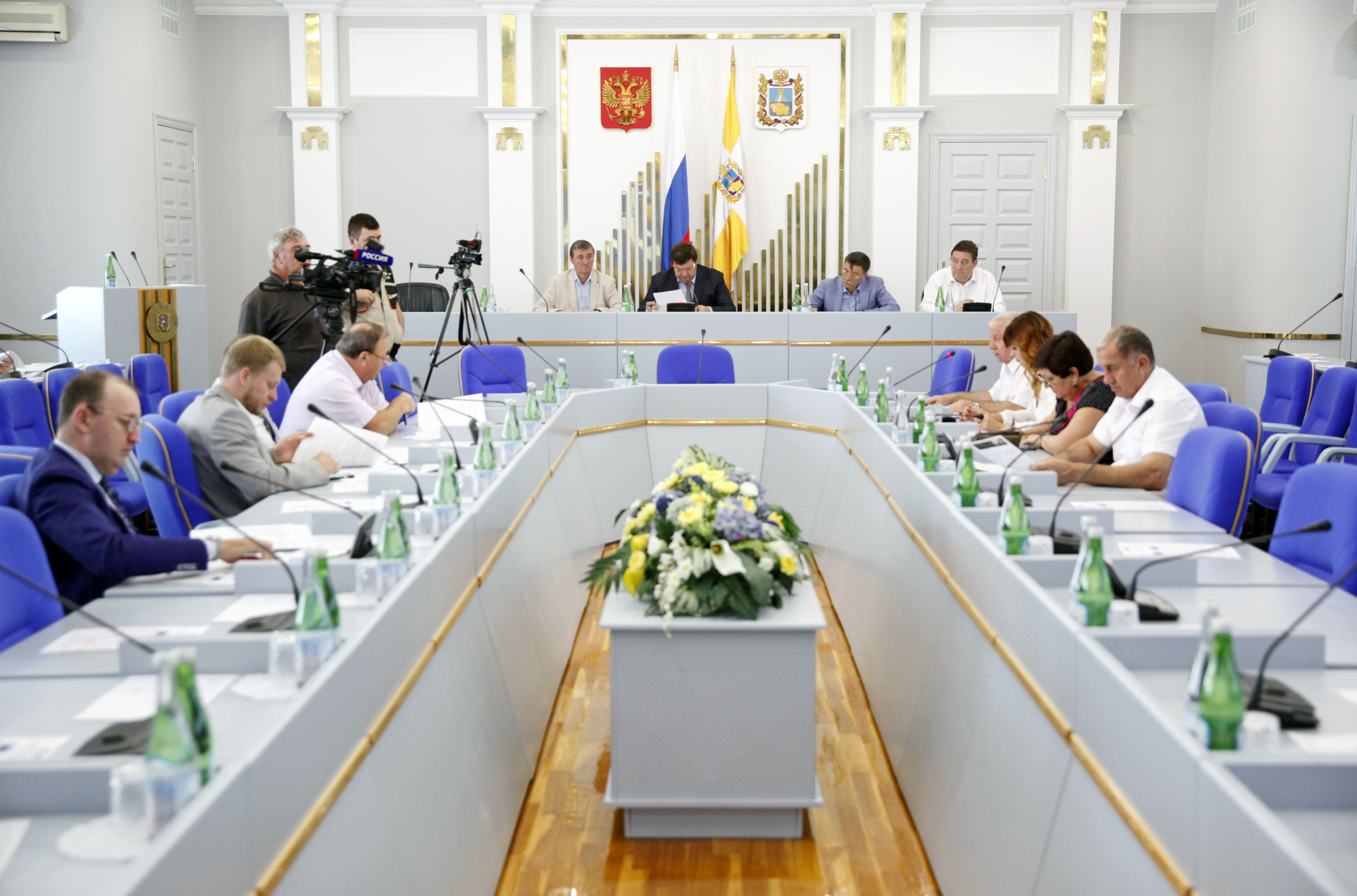Идет работа в комитетах