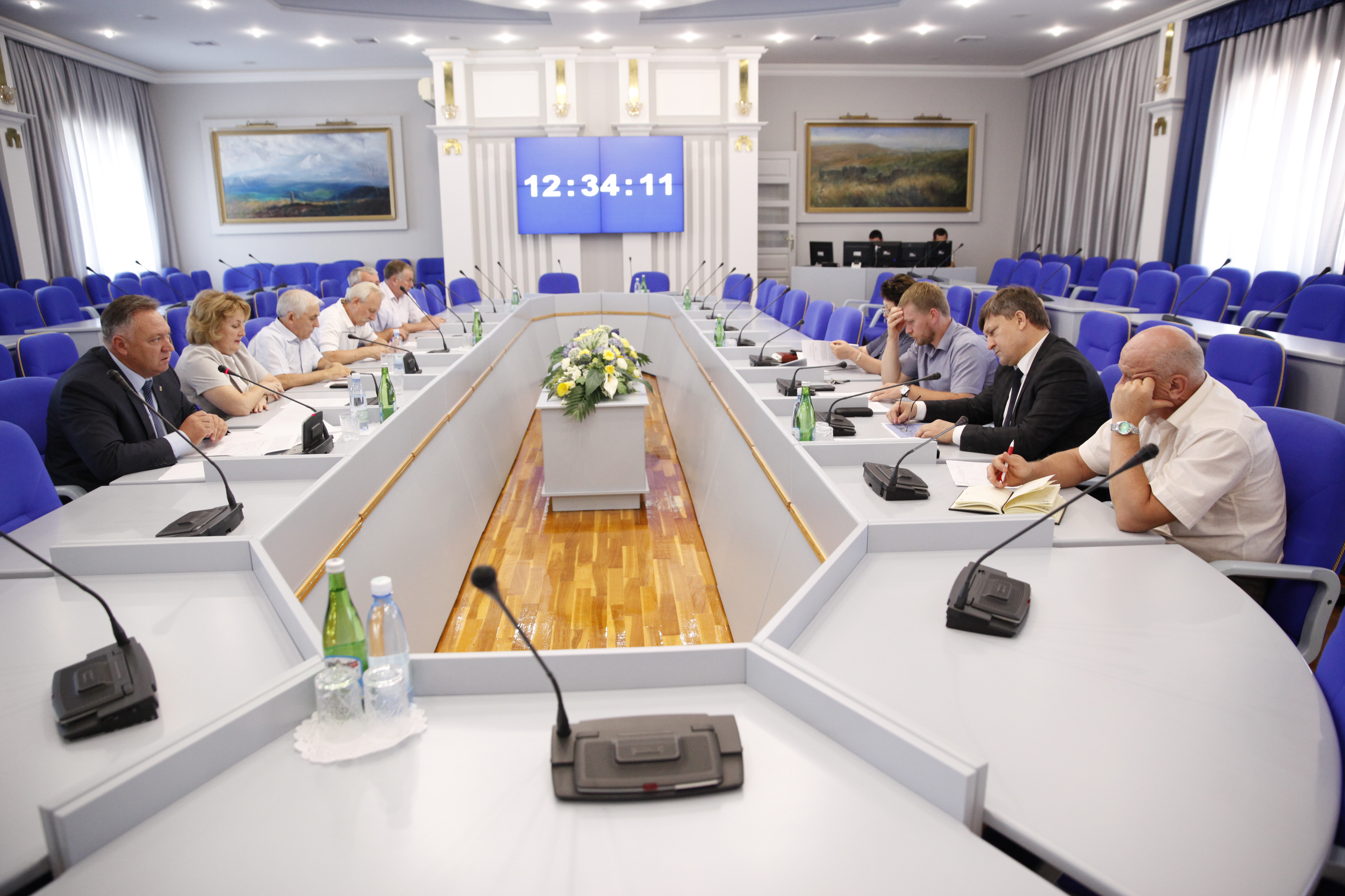 Обсуждение законопроекта продолжается