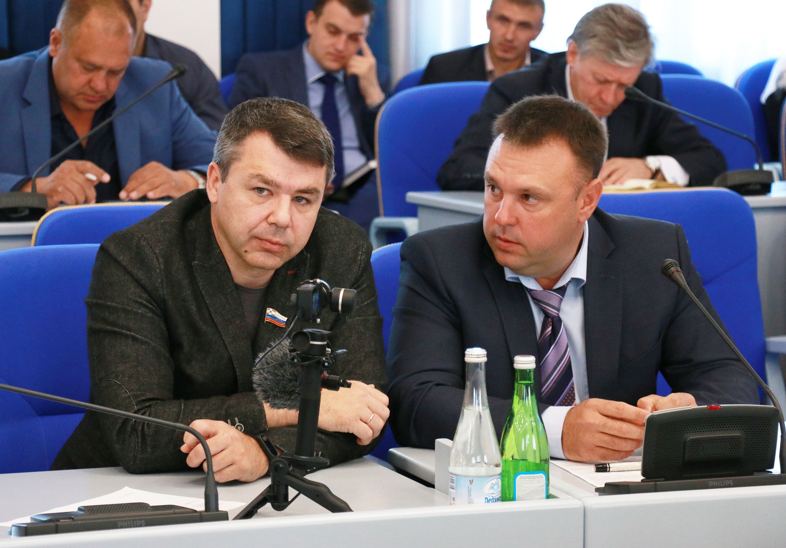 Работа в комитетах продолжается