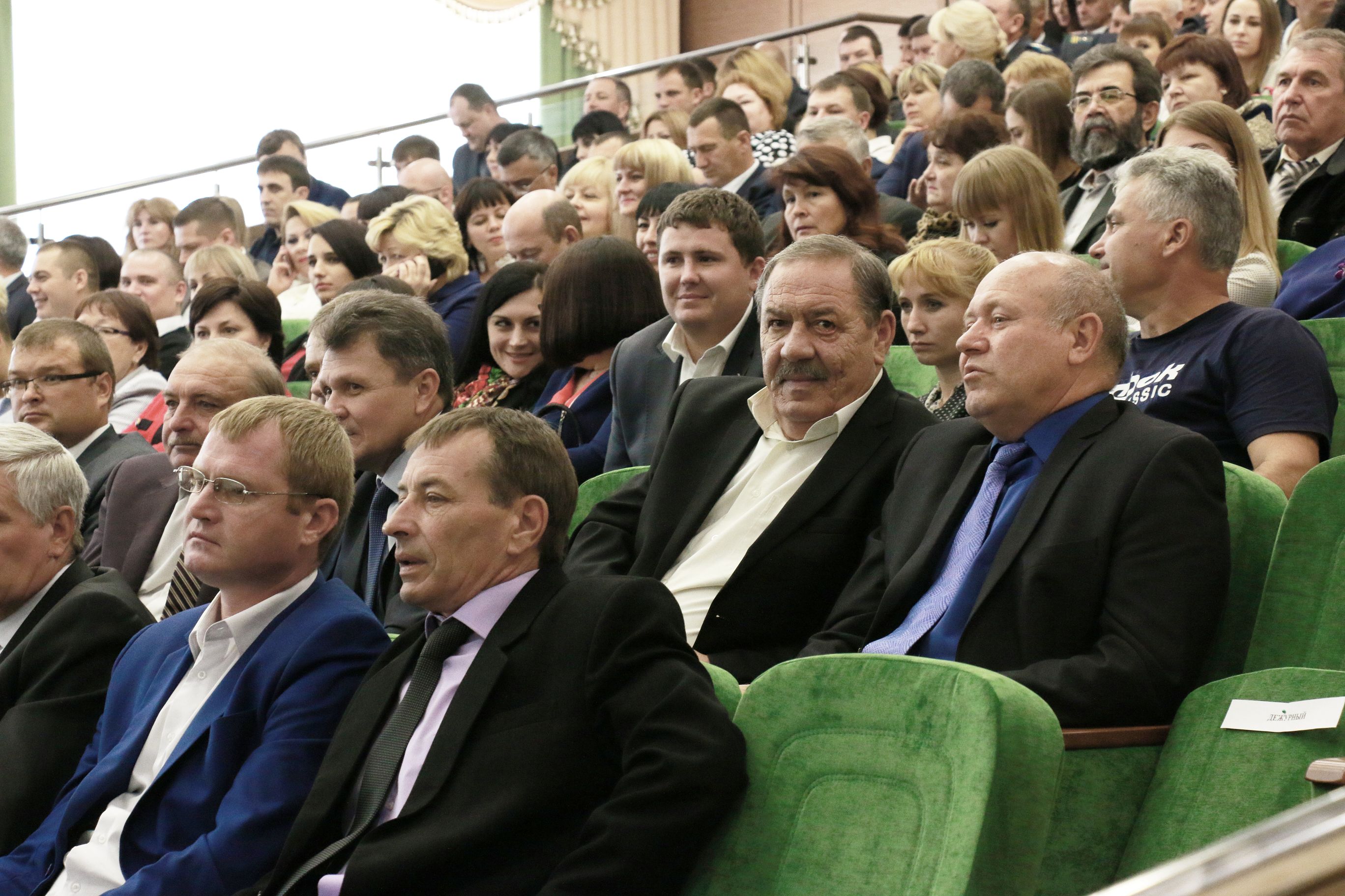 Труженики агропромышленного комплекса принимают поздравления