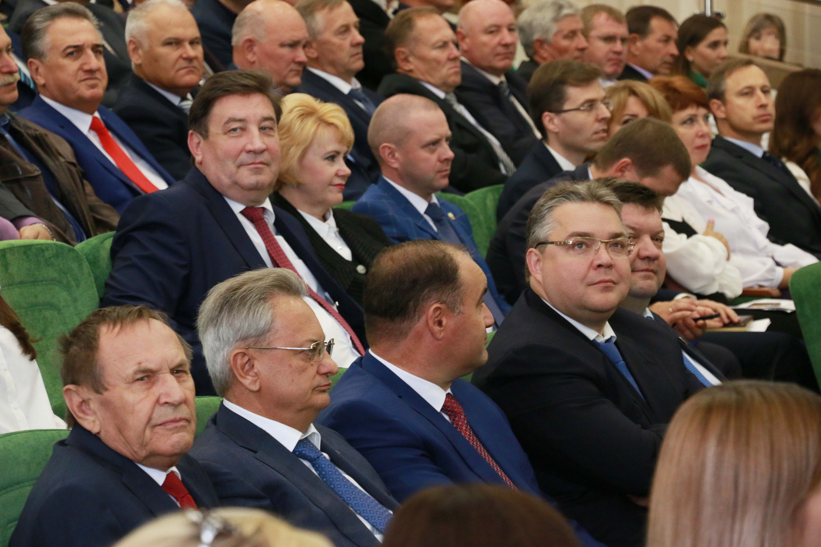 Труженики агропромышленного комплекса принимают поздравления